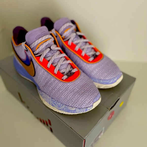 Lebron 20 Violet Frost - Picture 5 of 9